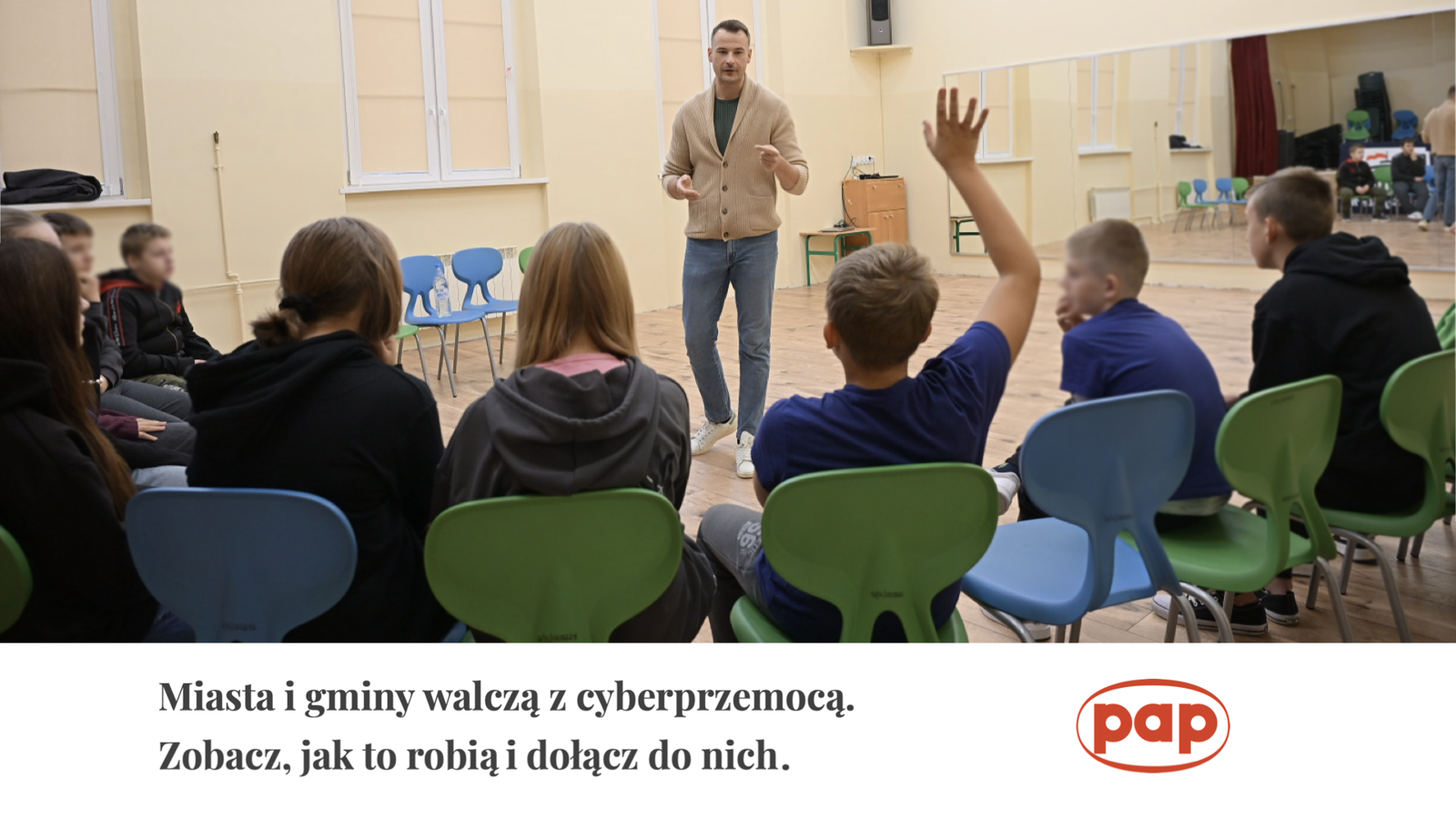 Jakub Płodzich, prezes Futuronet, prowadzi zajęcia dla młodzieży