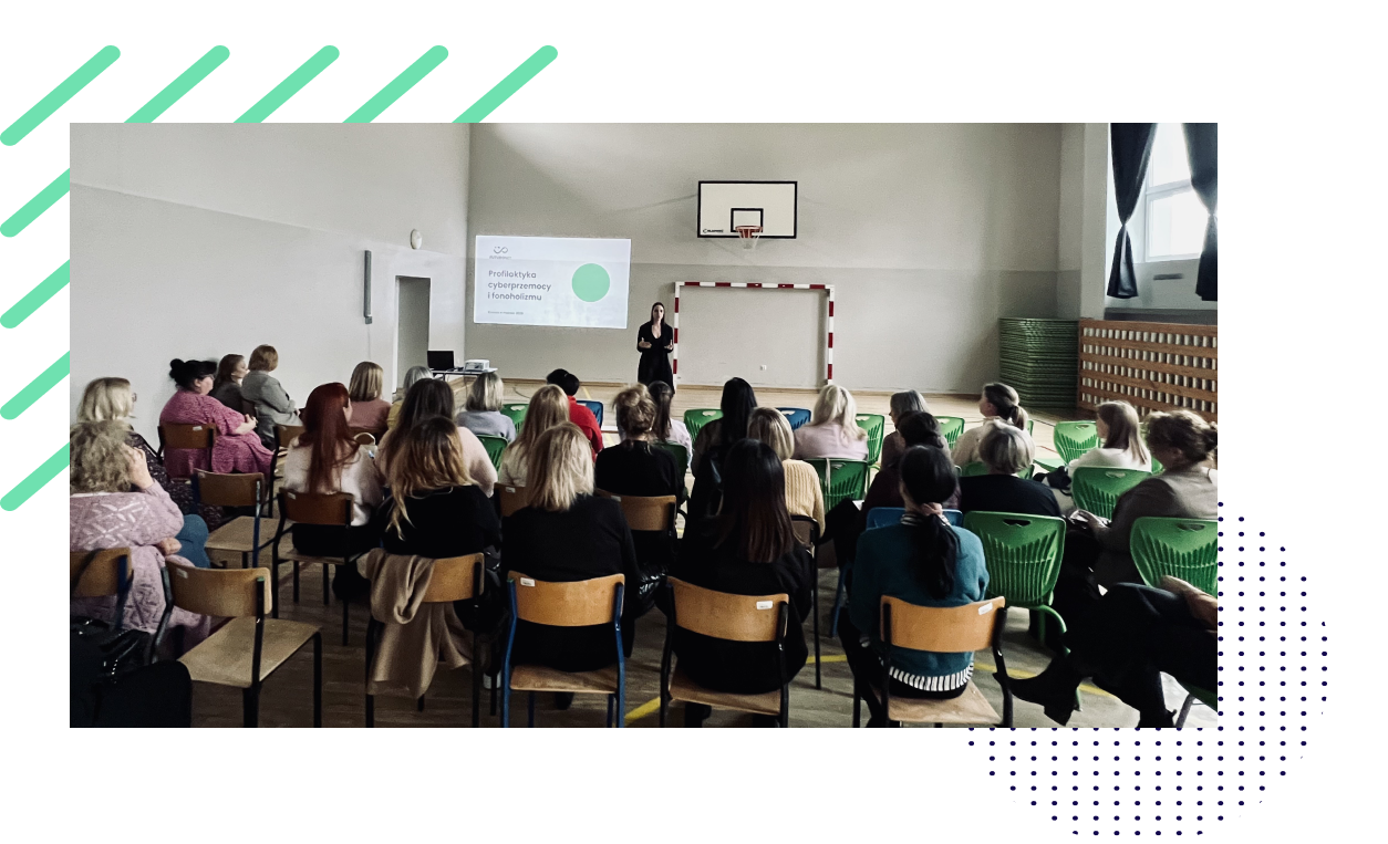 Jakub Płodzich prowadzi zajęcia